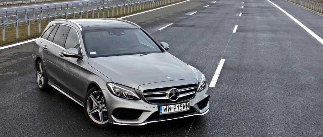 Zdjęcie Najnowszy mercedes c klasa – luksus, osiągi i nowoczesne technologie