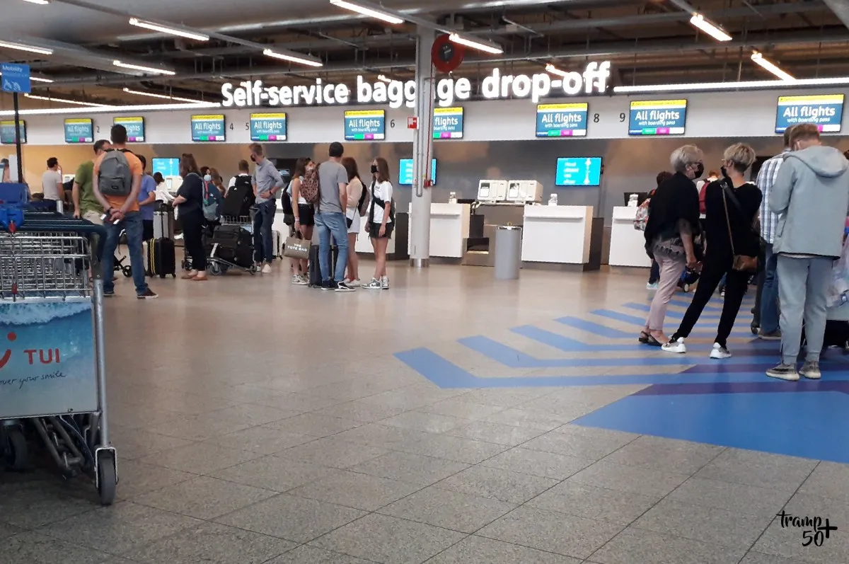 Zdjęcie Jak zachować się na lotnisku: kompletny poradnik dla początkujących