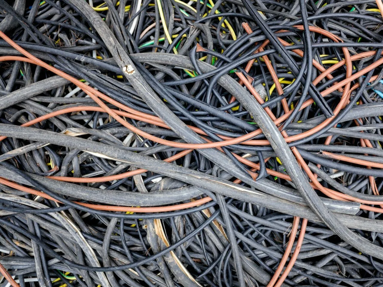 Zdjęcie Jaki kabel do licznika 3 fazowego - uniknij kosztownych błędów