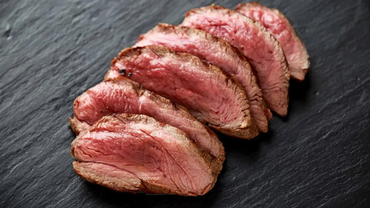 Zdjęcie Z czym podawać dziczyznę, aby zachwycić smakiem i aromatem?