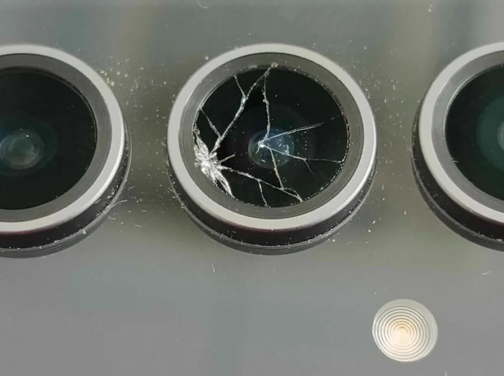 Zdjęcie Ile kosztuje wymiana aparatu w telefonie Samsung? Sprawdź ceny napraw!