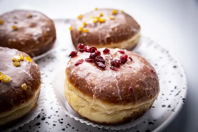 Zdjęcie Ile kalorii mają pączki? Zaskakujące fakty o ich wartości odżywczej