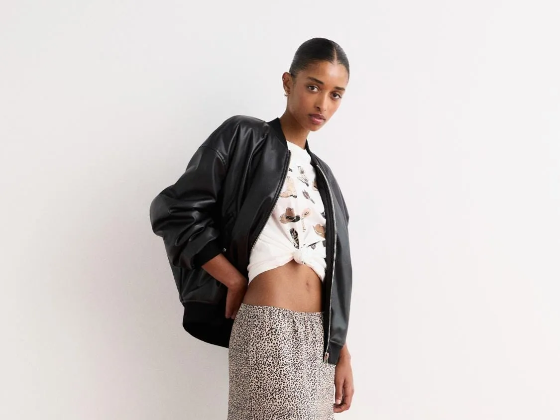 Zdjęcie Falda leopardo Pull & Bear: Versatilidad y looks que te enamoran