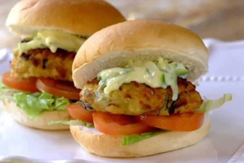 Zdjęcie Jak zrobić kotlet na hamburgera, który zachwyci Twoich gości