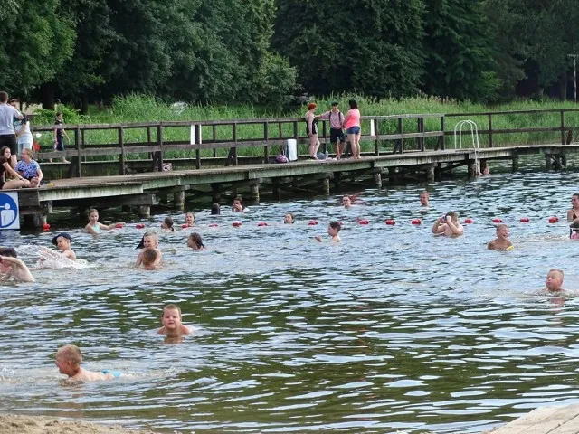 Zdjęcie Jezioro Starogrodzkie: najlepsze miejsce na rodzinny wypoczynek w Chełmnie