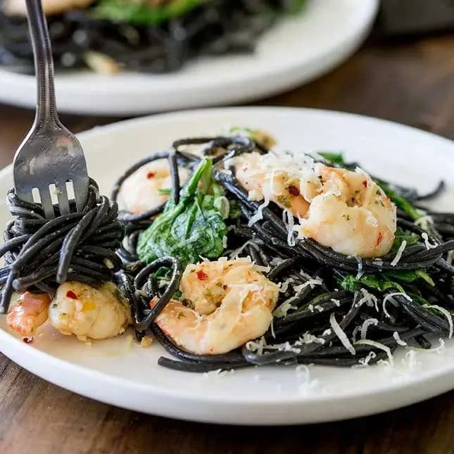 Zdjęcie Jak się je spaghetti: eleganckie techniki i najczęstsze błędy