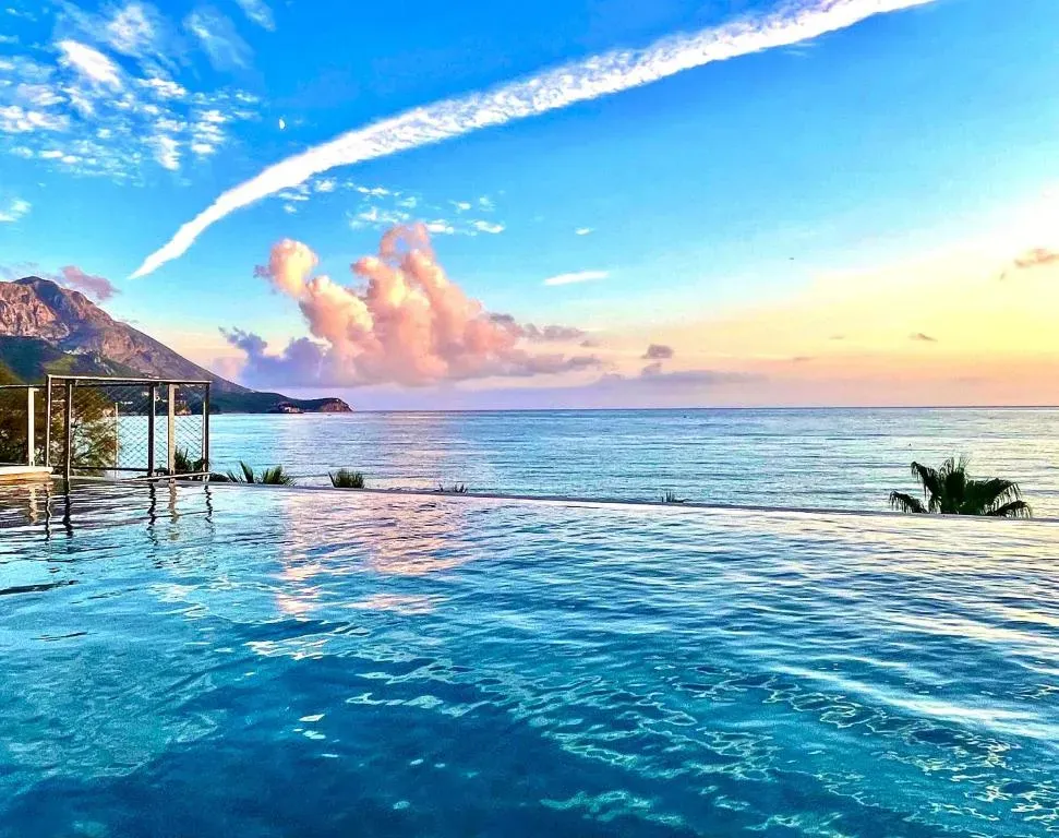 Zdjęcie Noclegi przy plaży w Czarnogórze oraz oferty u Polaków w regionie