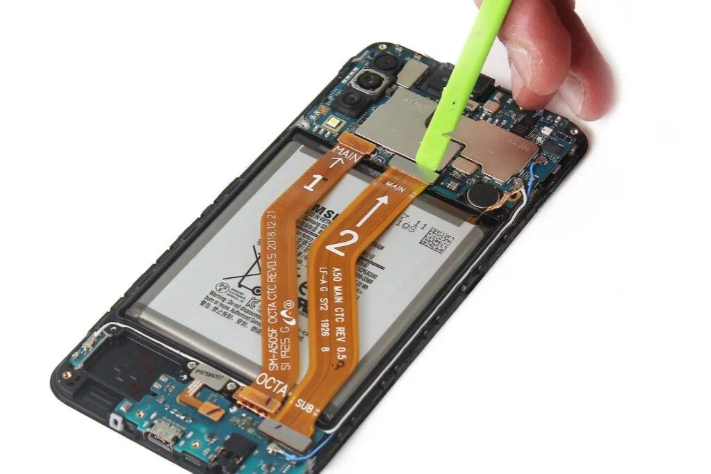 Zdjęcie Wymiana baterii w HTC One X - uniknij uszkodzeń i oszczędź czas