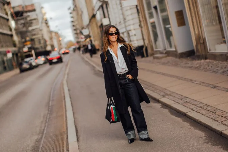 Zdjęcie Styl casual co to znaczy i jak go nosić w codziennych stylizacjach