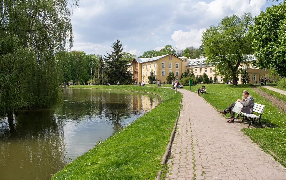 Zdjęcie Czy za sanatorium z NFZ się płaci? Sprawdź, jakie są koszty!