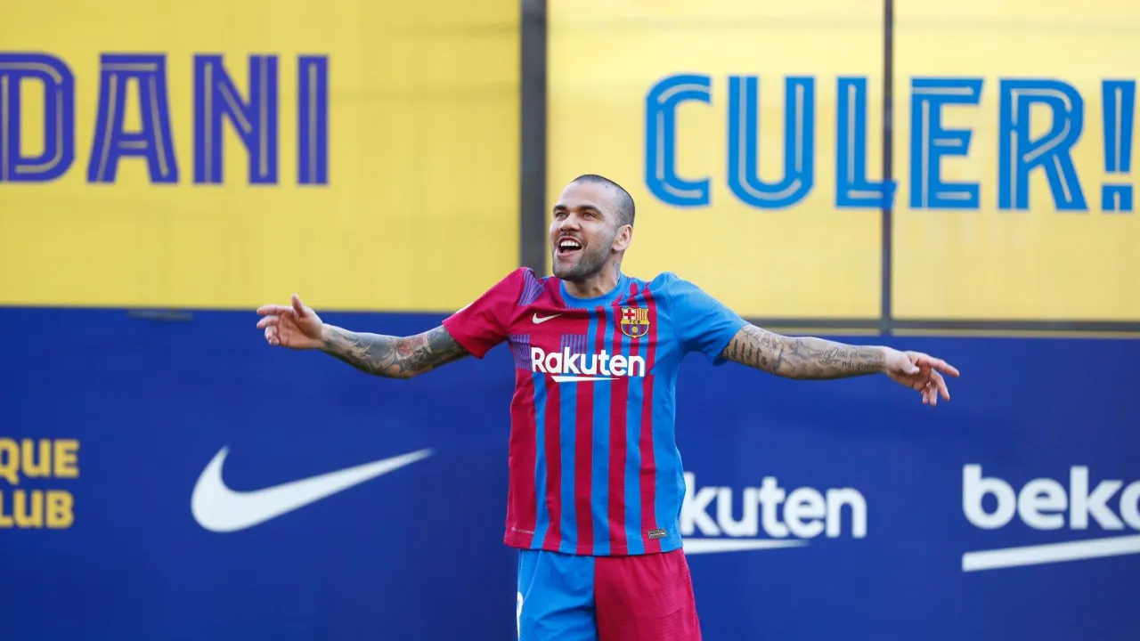 Zdjęcie Dani Alves zarobki: Szokująca prawda o pensji gwiazdy São Paulo