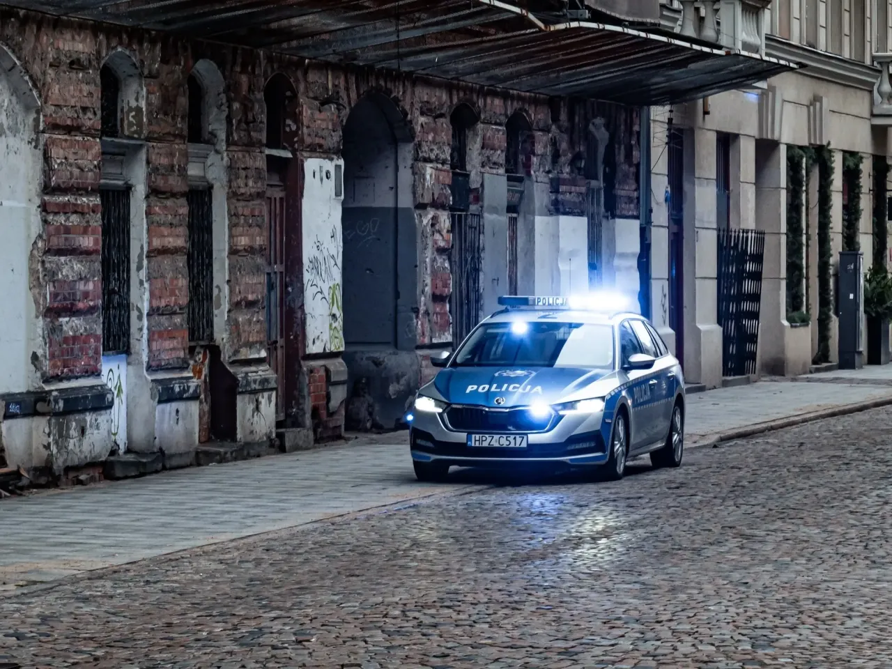 Zdjęcie Jak dostać się do policji po studiach - wymagania i proces rekrutacji