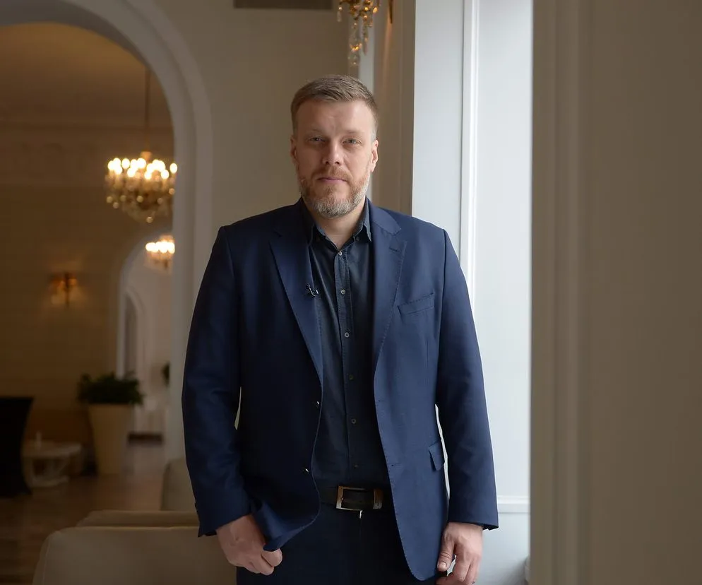 Zdjęcie Kto to jest Adrian Zandberg? Poznaj jego karierę i osiągnięcia