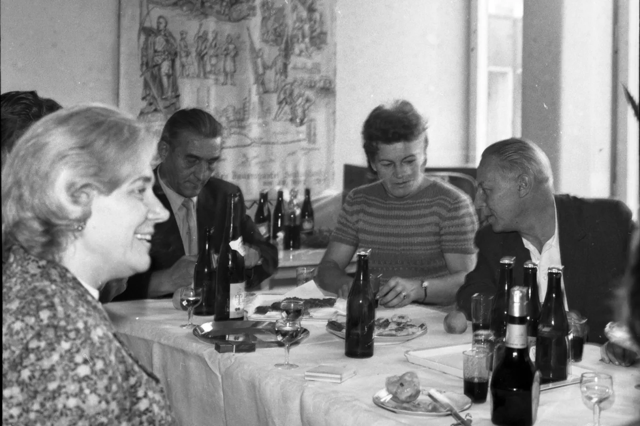 Zdjęcie Impreza w stylu lat 80: pyszne jedzenie, które zaskoczy gości