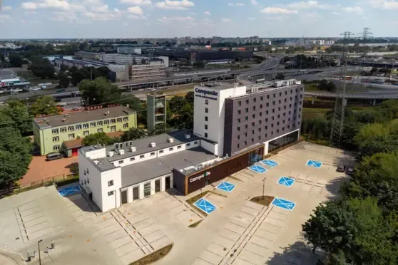 Zdjęcie Hotel Grot Warszawa: Komfortowy Nocleg w Stolicy z Parkingiem