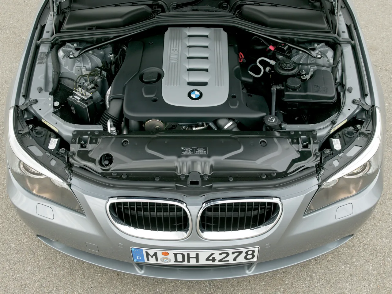 Zdjęcie BMW E60 jaki silnik? Poznaj wszystkie dostępne jednostki napędowe