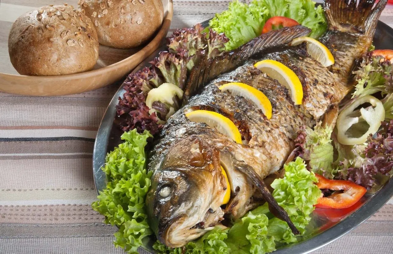 Zdjęcie Jakie przyprawy do karpia pieczonego, aby uzyskać wyjątkowy smak?