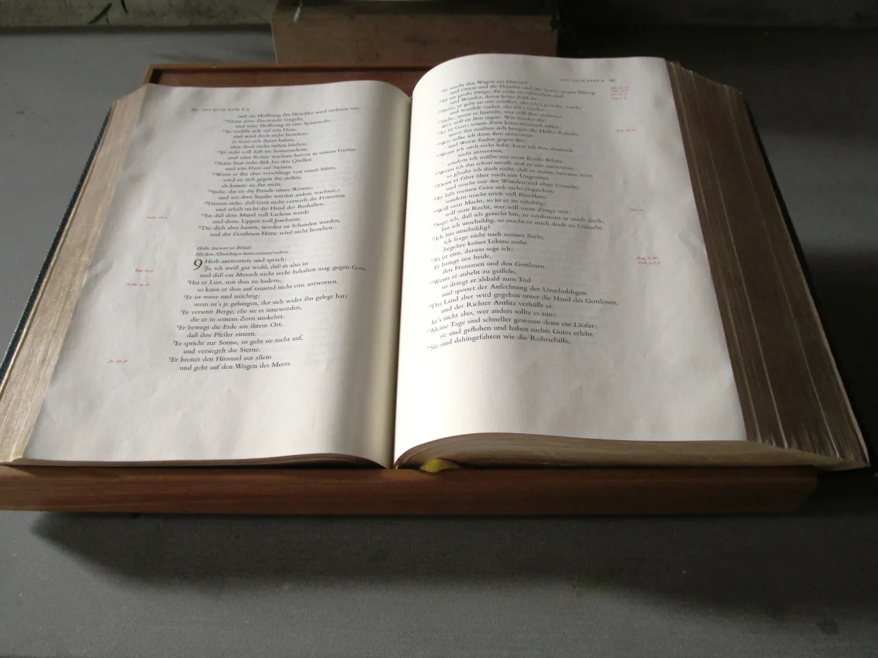 Zdjęcie Jaka główna księga liturgiczna jest sercem każdej katolickiej mszy?