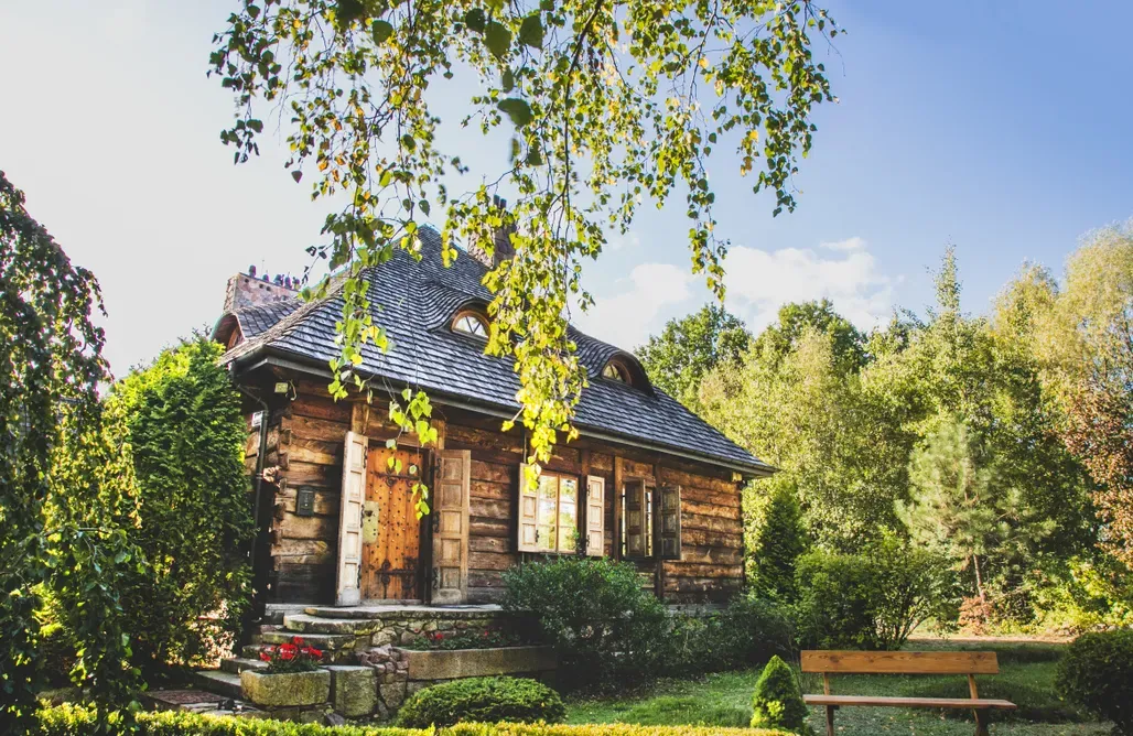 Zdjęcie Noclegi w dworku: Idealne miejsca na wypoczynek w Polsce