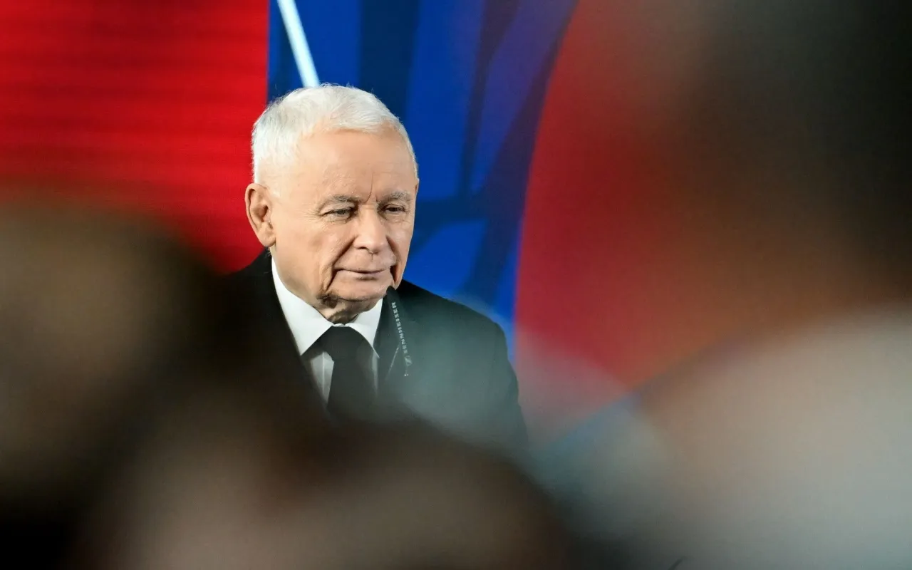 Zdjęcie Co nowego w polityce PiS? Zaskakujące zmiany i kontrowersje w partii