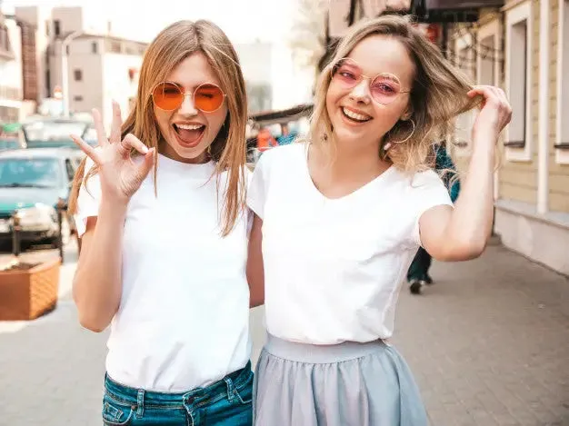 Zdjęcie Jaki stanik pod białą bluzkę, aby uniknąć widocznych linii?