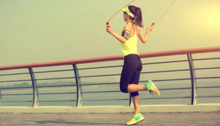 Zdjęcie Skakanka czy bieganie - co lepsze dla Twojej kondycji i zdrowia?