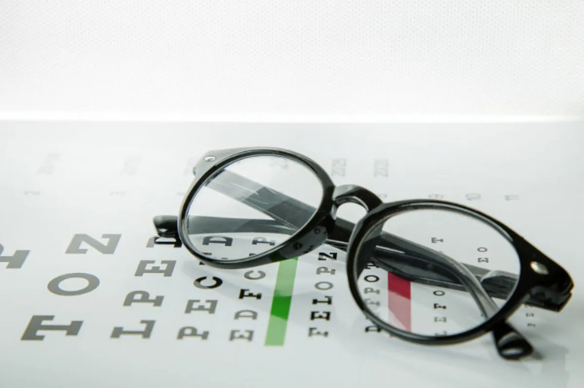 Zdjęcie Badanie wzroku: okulista czy optometrysta - co wybrać dla zdrowia oczu?