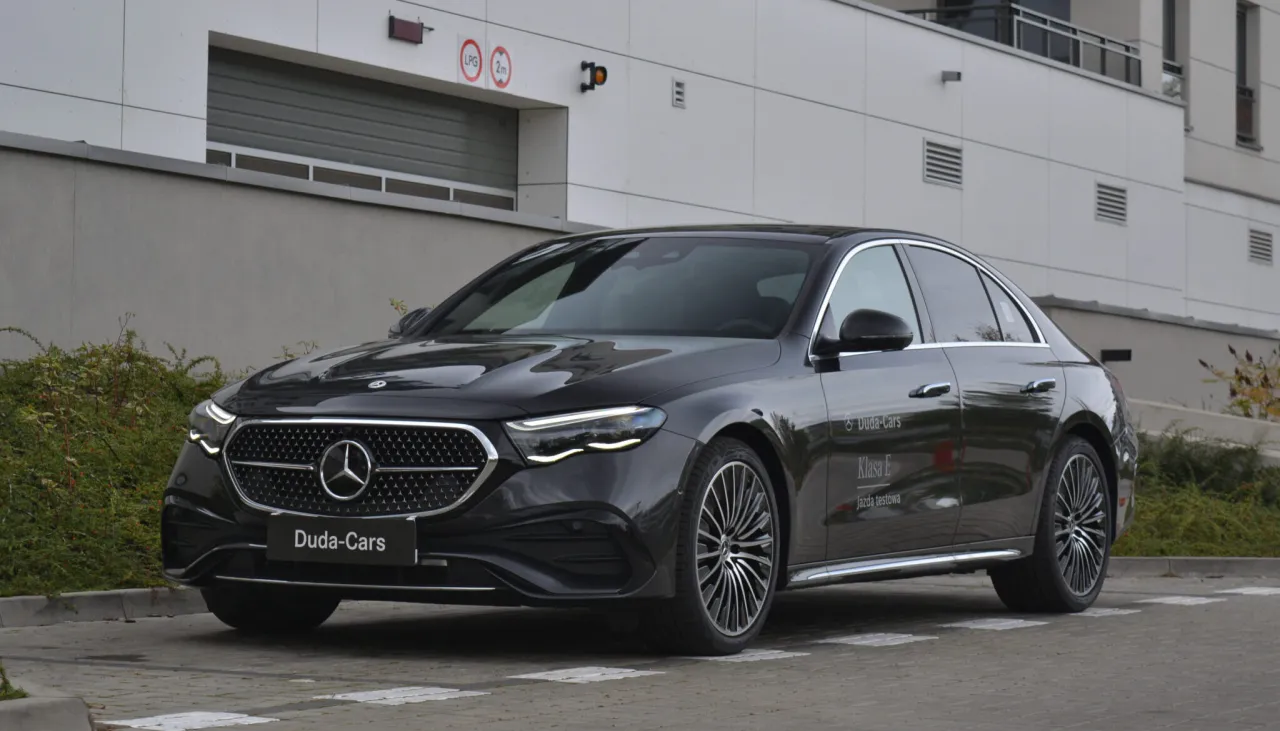 Zdjęcie Mercedes-Benz Klasa E - Kluczowe cechy, porównania i opinie użytkowników