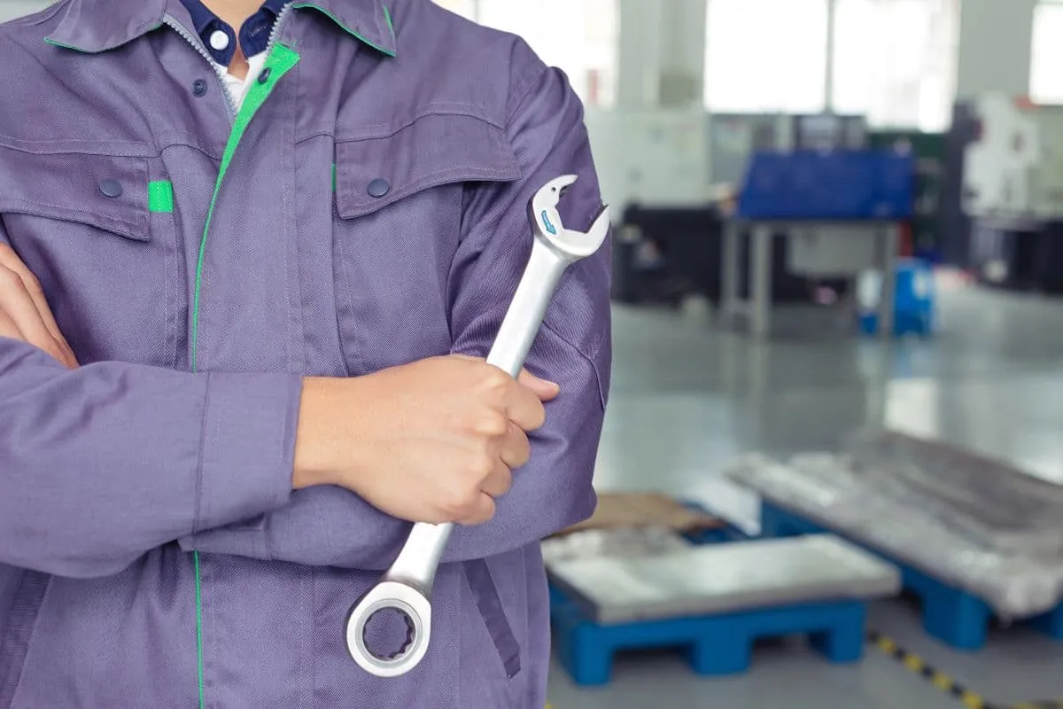 Zdjęcie Ile zarabia mechanik z własnym warsztatem? Odkryj prawdę o dochodach