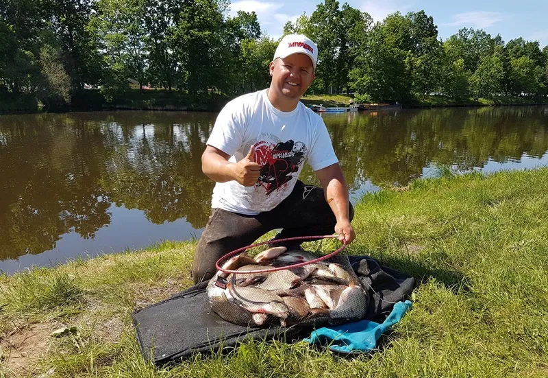 Zdjęcie Zanęta Wonder Black - skuteczność i zastosowanie w wędkarstwie