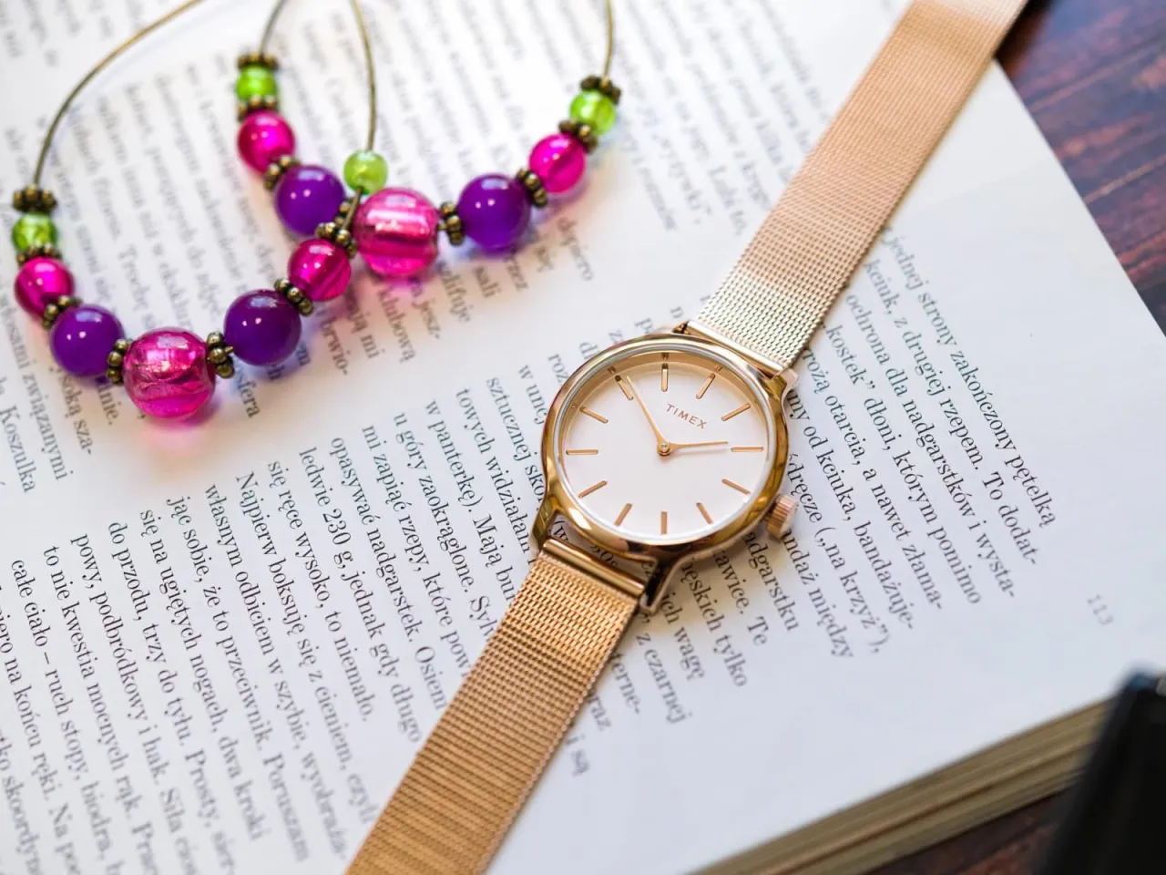 Zdjęcie Zegarek damski Timex TW2P88600 - elegancja i funkcjonalność w jednym