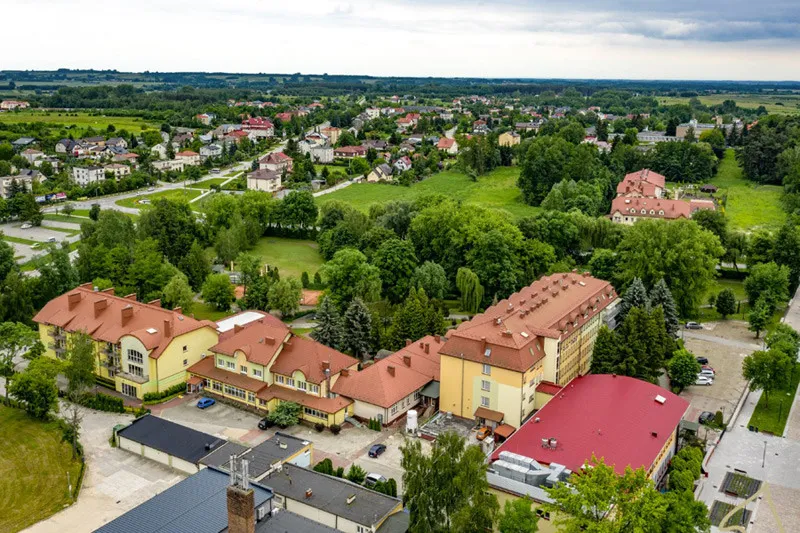 Zdjęcie Sanatoria Busko-Zdrój Nida: Komfortowe leczenie i rehabilitacja dla każdego