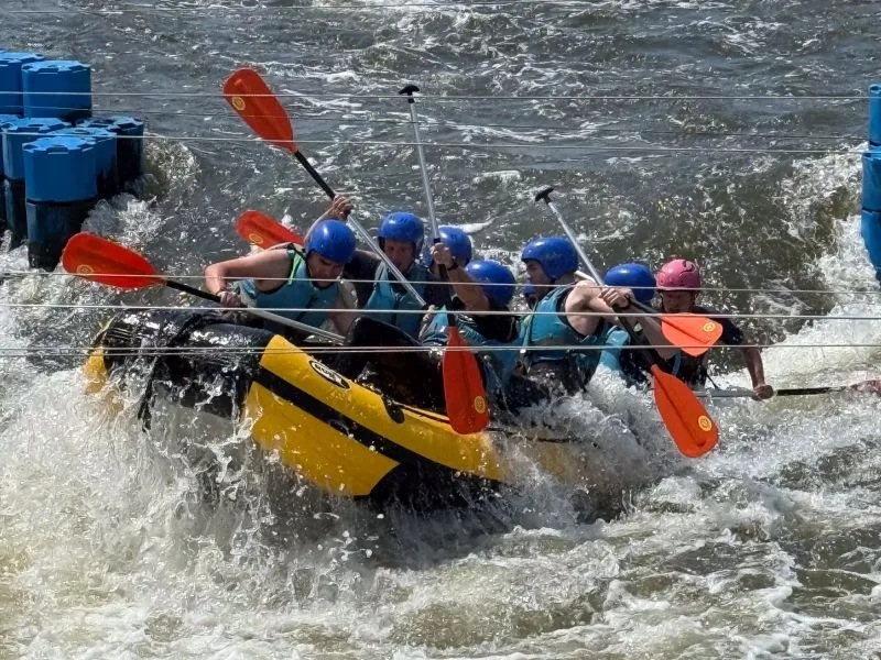 Zdjęcie Kolna Krak&oacute;w: Tor kajakowy, rafting i atrakcje. Tw&oacute;j przewodnik!