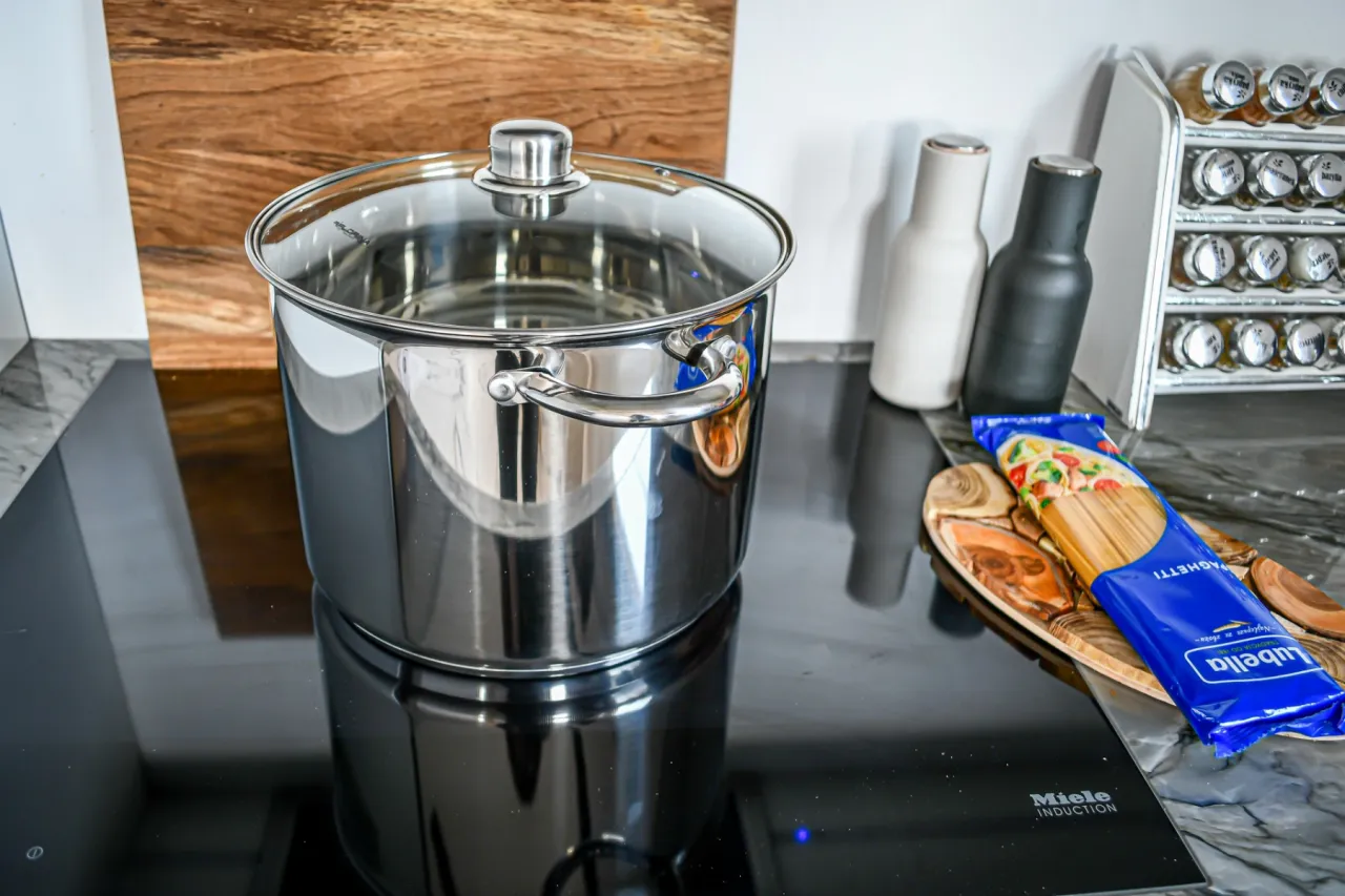 Zdjęcie Garnki na indukcję jakie wybrać – uniknij błędów przy wyborze