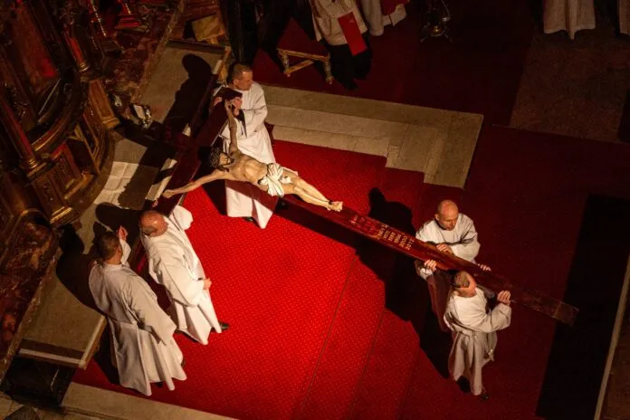 Zdjęcie Czy msza w wielki piątek jest obowiązkowa? Oto, co musisz wiedzieć