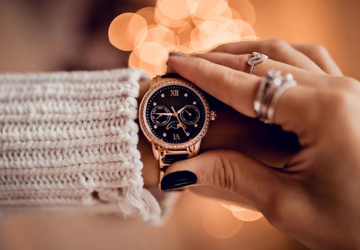 Zdjęcie Jakie są modne zegarki damskie? Najnowsze trendy i stylizacje, które zachwycają