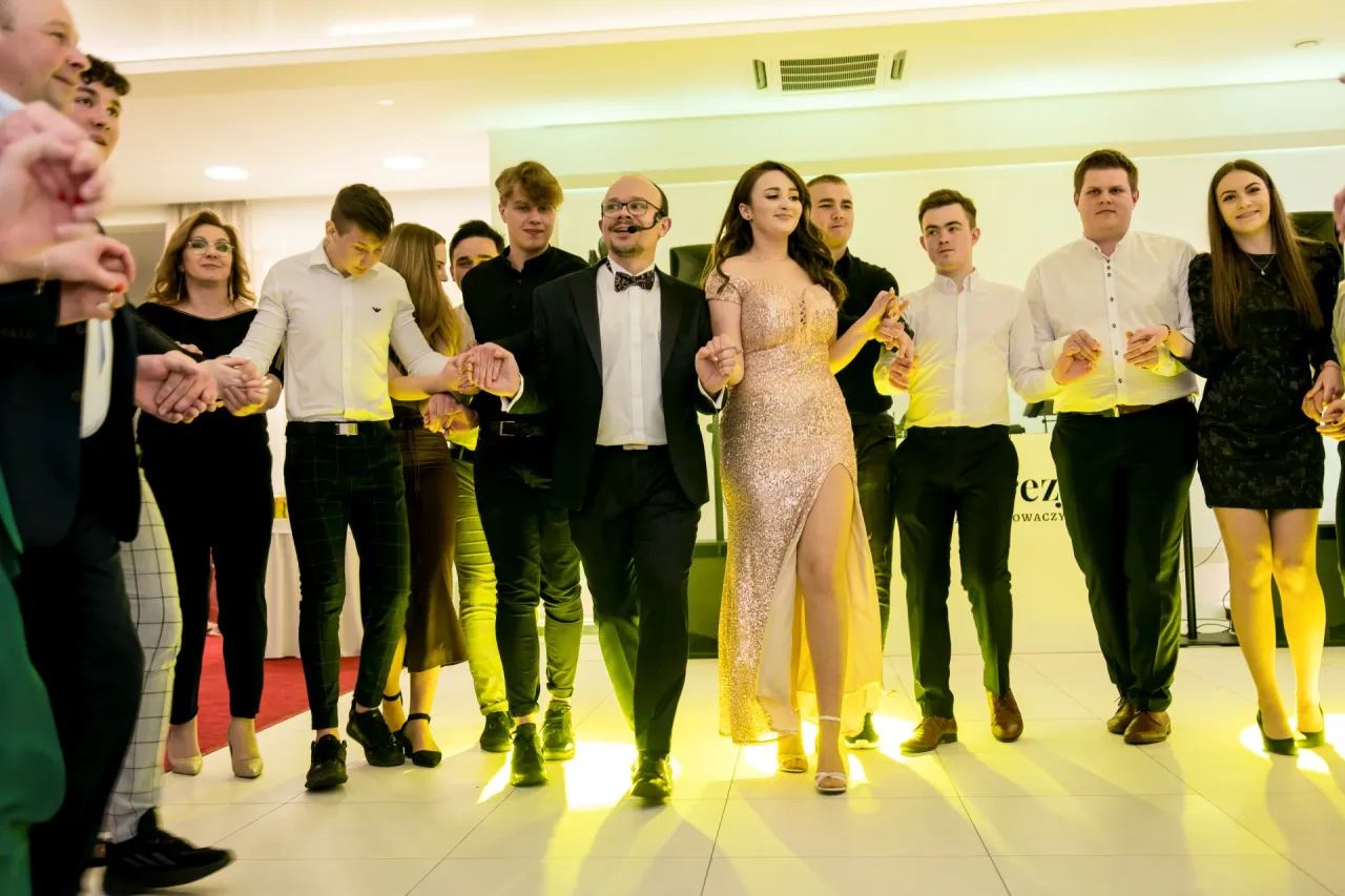 Zdjęcie Jak napisać do DJ w sprawie 18. urodzin, aby uniknąć rozczarowań