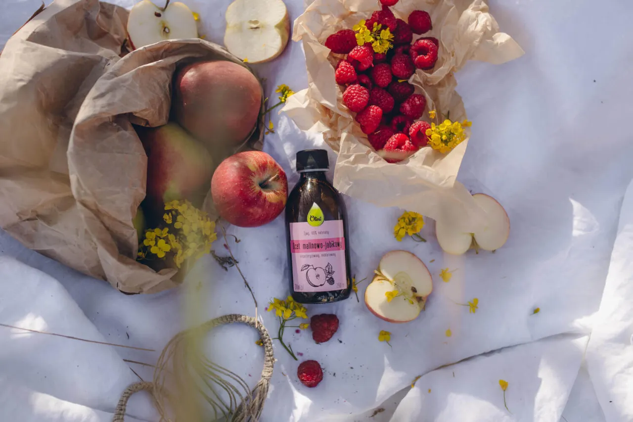 Zdjęcie Jak pić ocet malinowy, aby uniknąć problemów żołądkowych?