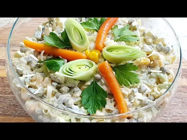 Zdjęcie Jak zmiękczyć pora do sałatki – proste sposoby na idealną teksturę i smak