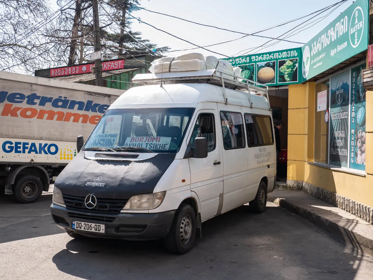 Zdjęcie Marszrutka z Kutaisi na lotnisko - tani i wygodny transport
