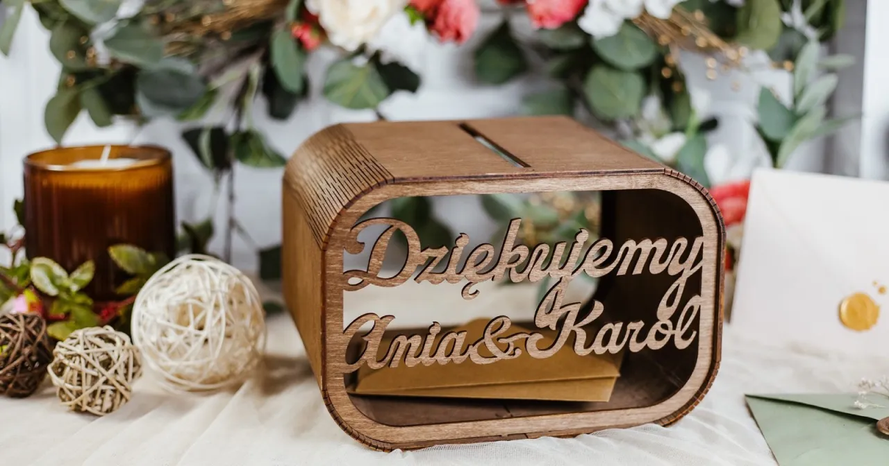Zdjęcie Jak wręczyć pieniądze na ślubie? Odkryj kreatywne sposoby i zwyczaje