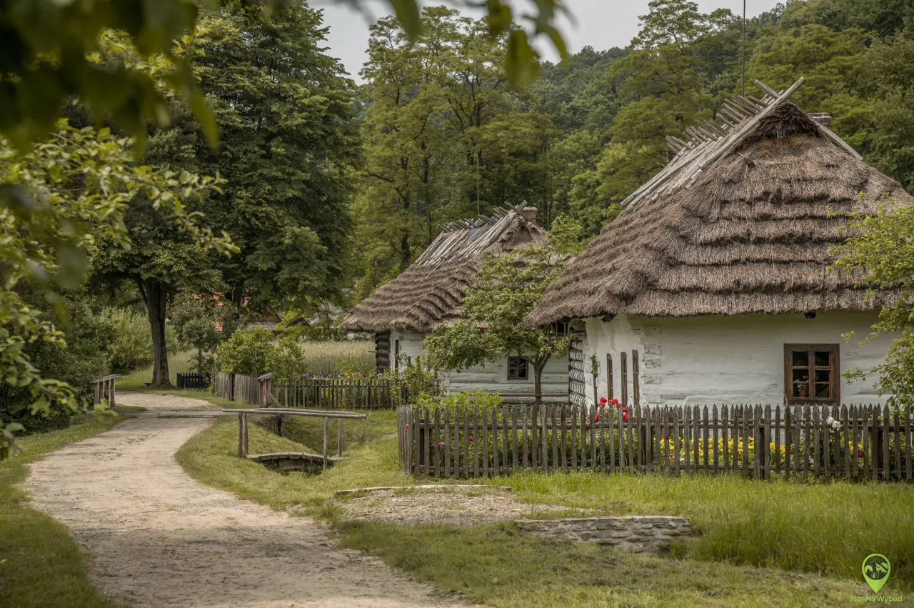 Zdjęcie Godziny otwarcia Skansenu w Sanoku - uniknij rozczarowania podczas wizyty