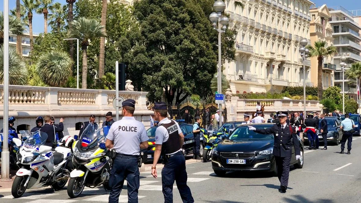 Zdjęcie Czy we Francji jest bezpiecznie? Odkryj zagrożenia i porady dla turystów