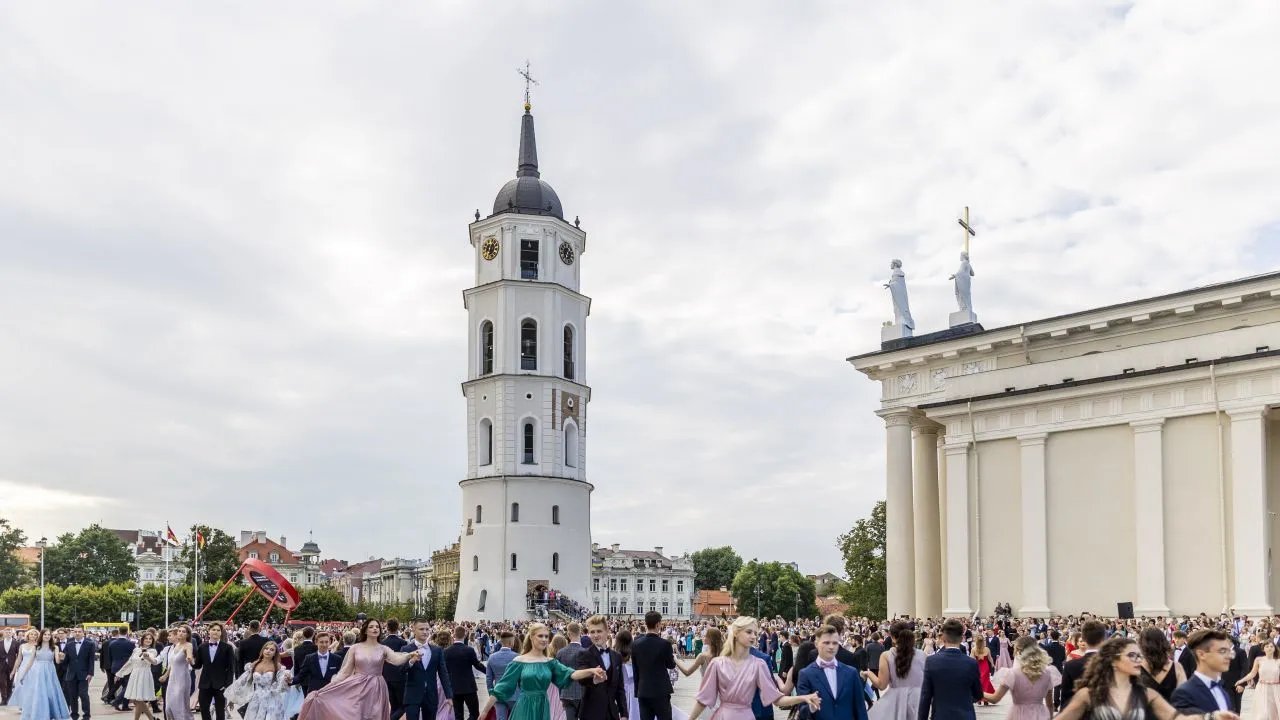 Zdjęcie Skąd pochodzi taniec polonez? Odkryj jego fascynującą historię