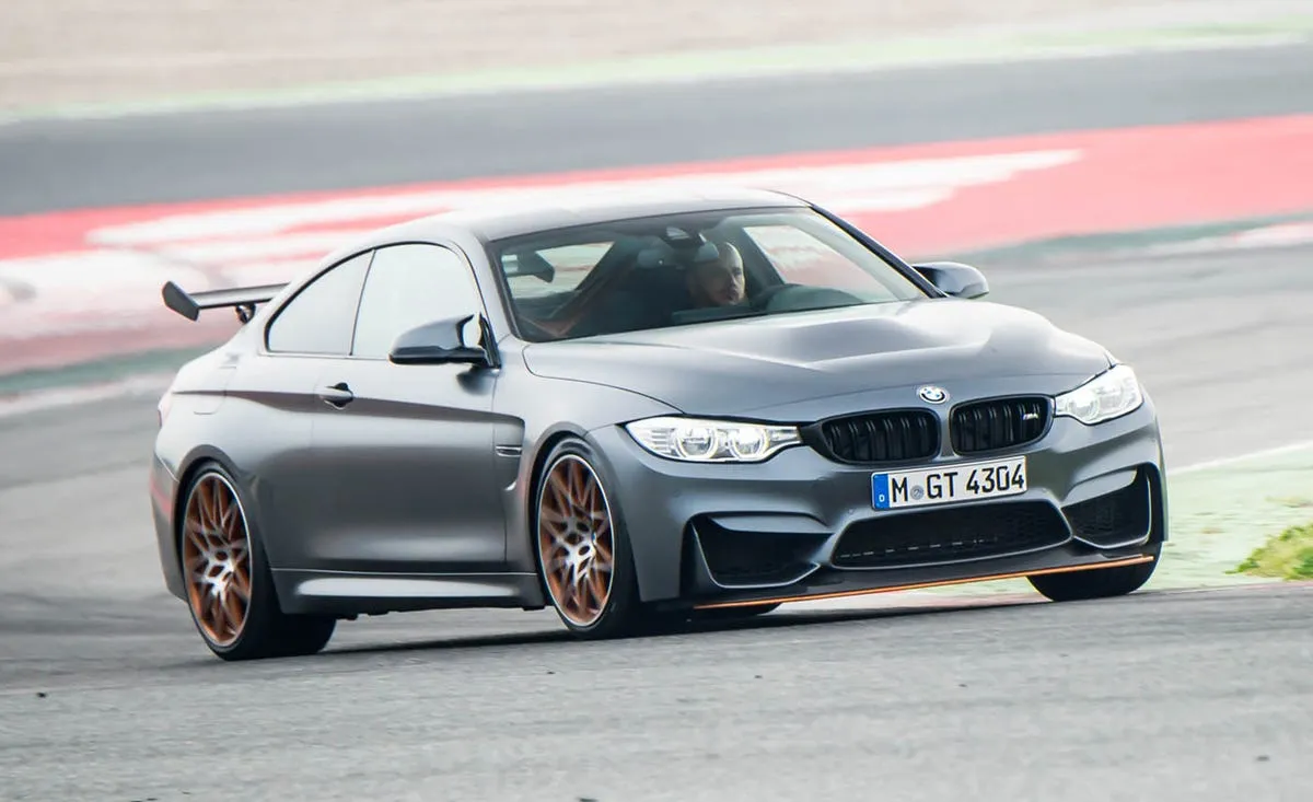 Zdjęcie BMW M4 GTS – potężne osiągi, innowacje i wyjątkowy design sportowego auta
