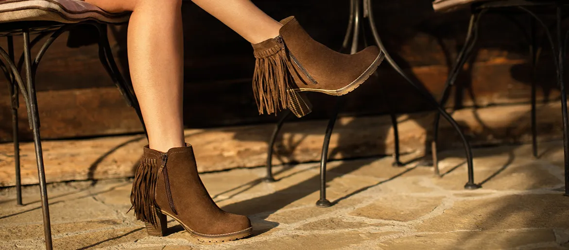 Zdjęcie Stylizacje z butami z frędzlami, które odmienią Twój look na każdą okazję