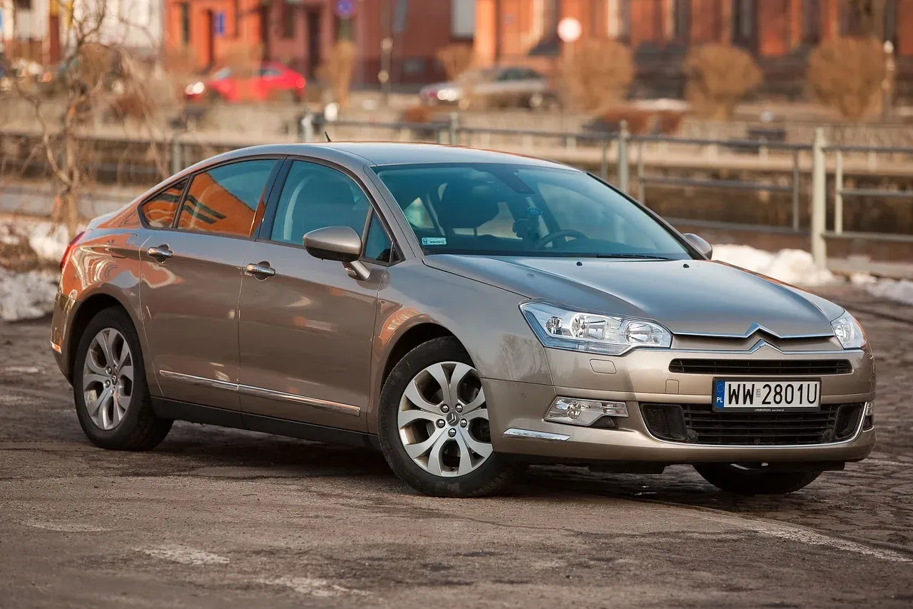 Zdjęcie Czy warto kupić auto z jednym kluczykiem? Sprawdź ryzyka i oszczędności