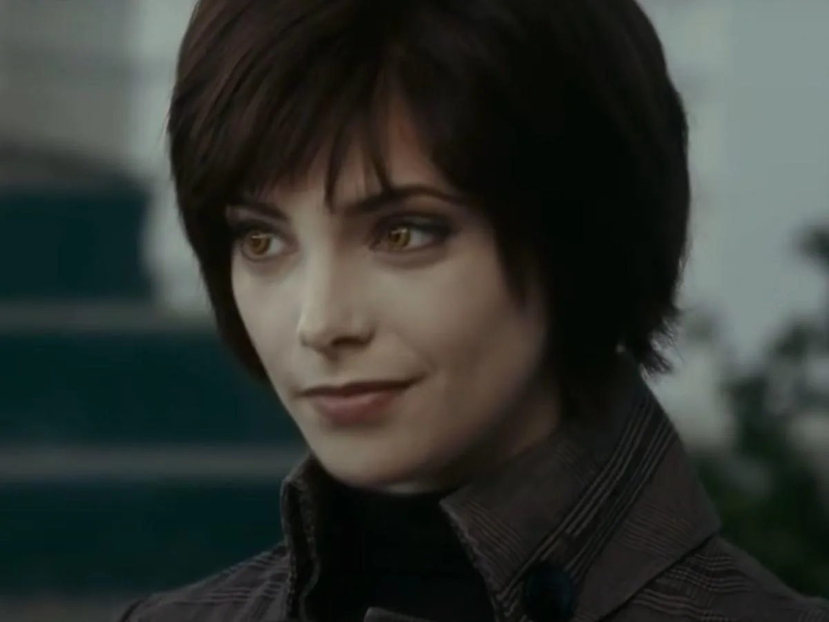 Zdjęcie Kto gra Alice Cullen w filmie Zmierzch? Poznaj aktorkę i jej rolę!
