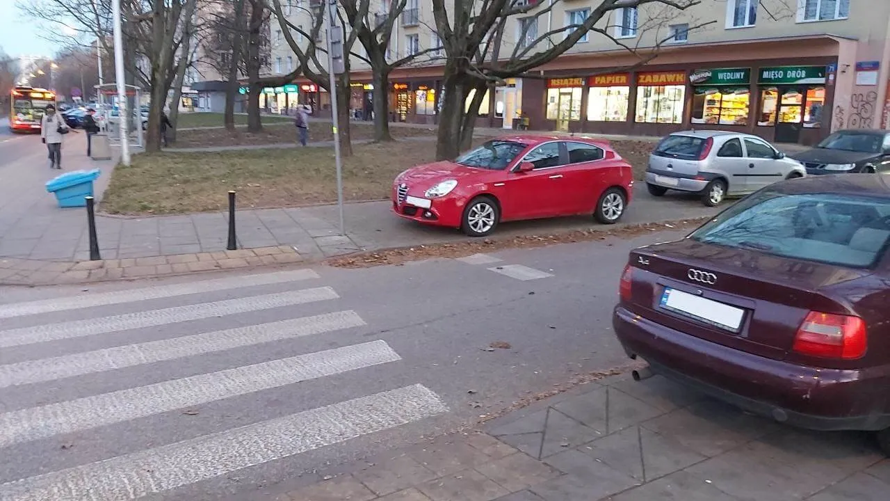 Zdjęcie Zatrzymanie przed przejściem dla pieszych wykroczenie i jego konsekwencje