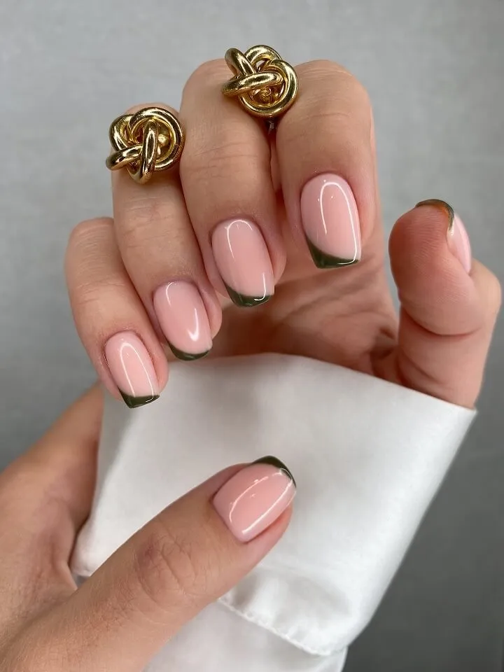 Zdjęcie Manicure frezarkowy co to? Odkryj zalety i techniki tej metody